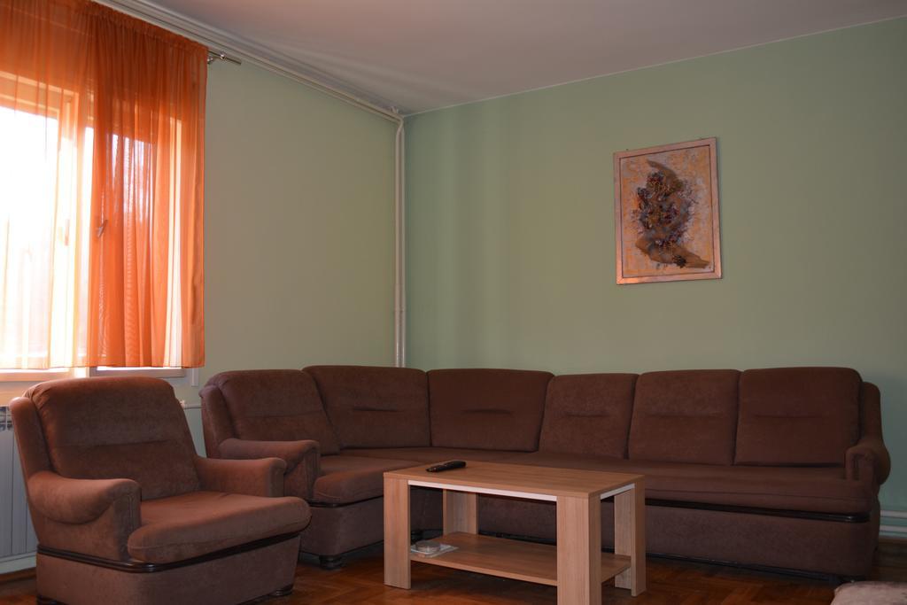 Guest house Ema Daruvar Extérieur photo
